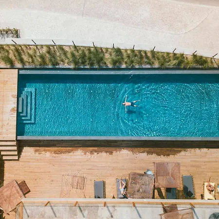 Noah Surf House Portugal * 산타 크루즈