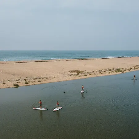 Otel Noah Surf House Portugal Santa Cruz (Oeste)