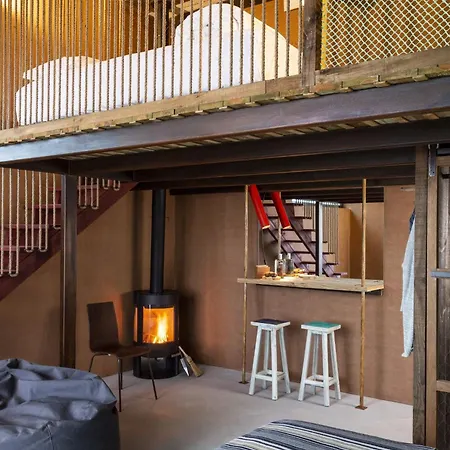 Noah Surf House Portugal Otel *