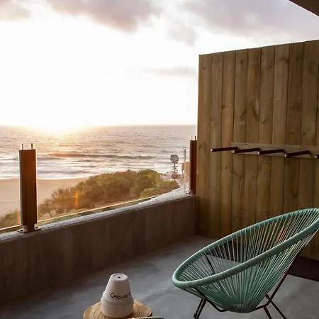 Noah Surf House Portugal *