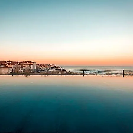 Noah Surf House Portugal Otel *