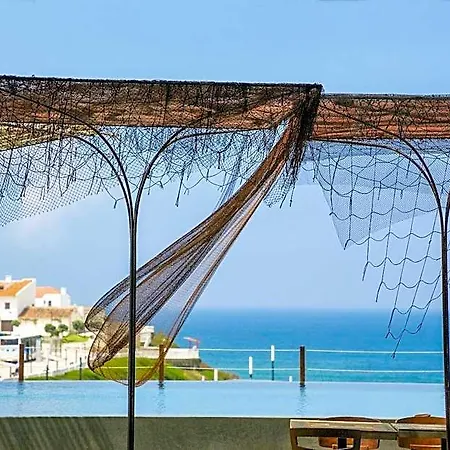 Noah Surf House Portugal *